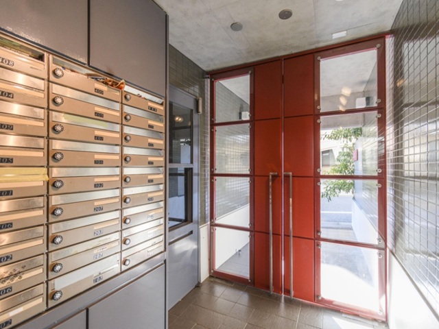 ロンスター三軒茶屋1階の室内2