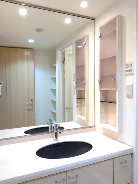 ヒルズ池尻東山公園1階の室内7