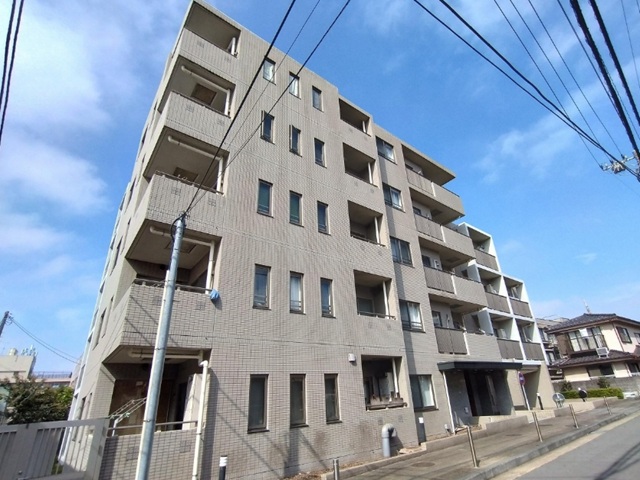 ヒルズ池尻東山公園1階の室内1