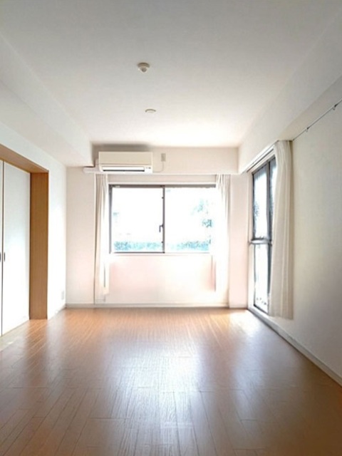 ヒルズ池尻東山公園1階の室内4