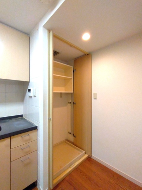 ヒルズ池尻東山公園1階の室内5