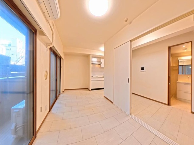 日神パレステージ代々木公園1階の室内1