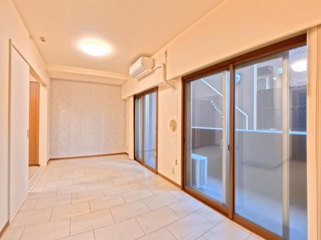 日神パレステージ代々木公園1階の室内2