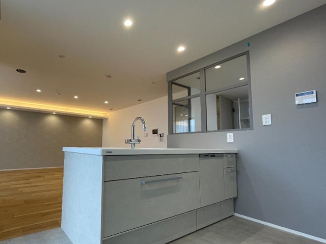 ライオンズスクエア用賀8階の室内4