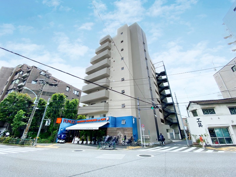 下馬パークハウス9階の室内1